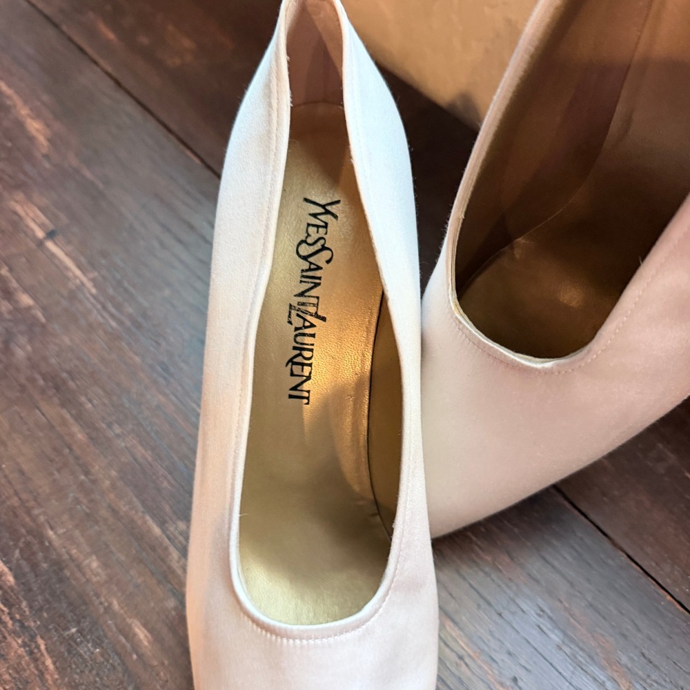 Yves Saint Laurent Ivory Satin Block Heel Pumps 8.5 M Vintage Made Italy YSL - Picture 2 of 5